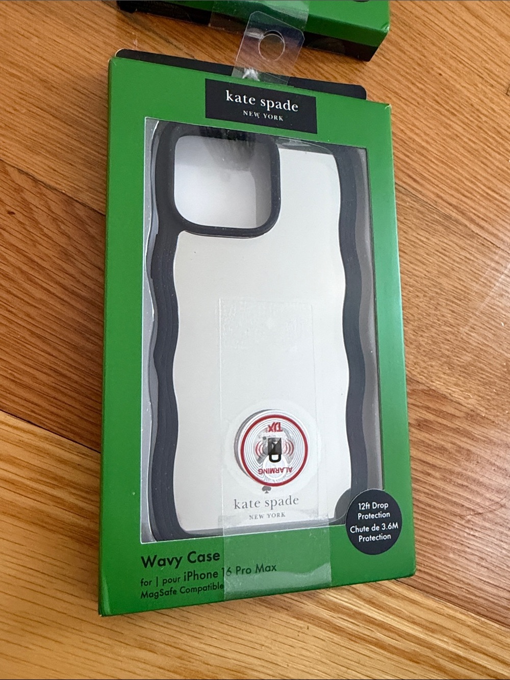kate spade Black mirror Wavy iPhone Case (MagSafe Compatible) iPhone 16 pro max